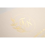 Προσκλητήριο με μεταλλιζέ υπόλευκη εκτύπωση και χρυσοτυπία